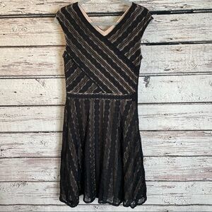 Signature Harper‎ Dress Size 4 A-Line Black Lacy Overlay Beige Lining V-Neck